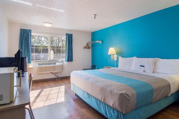 Motel 6-The Dalles, OR image 14