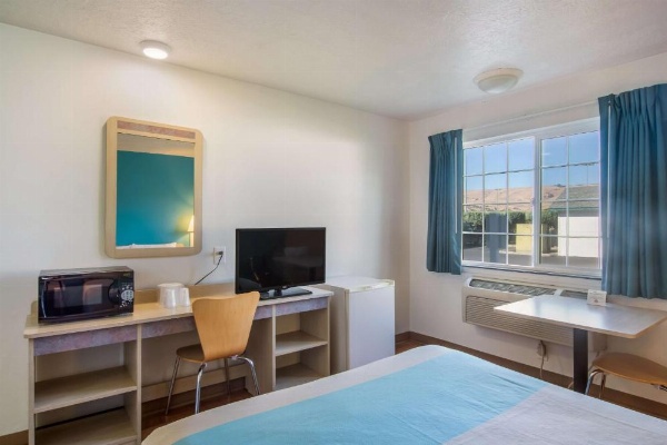 Motel 6-The Dalles, OR image 18
