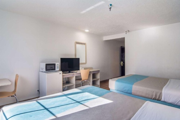 Motel 6-The Dalles, OR image 9